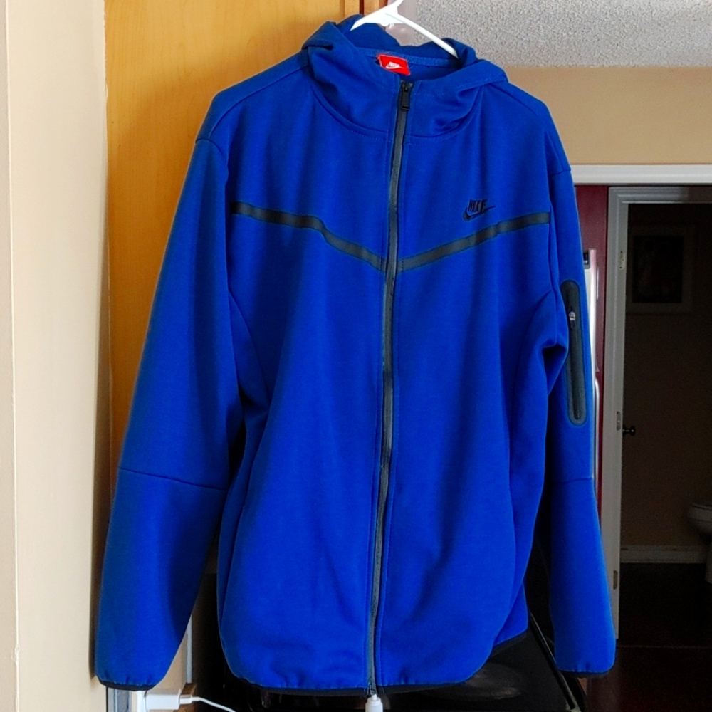 Brand new nike sweat suit Size xl